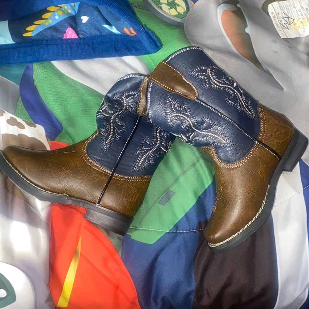 Cowboy boots 8C
